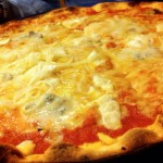 Pizza cinco quesos de Pizzería Pomodoro
