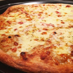 pizza carbonara de setas casera